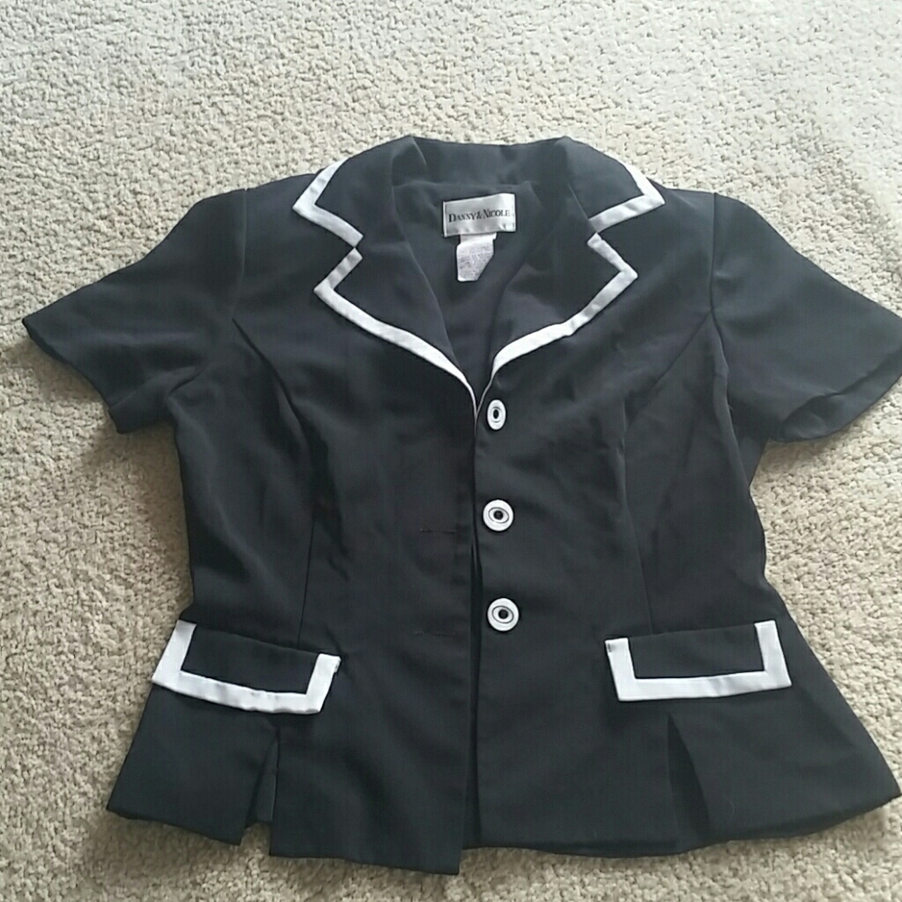 Short sleeve blazer